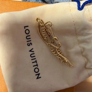 Louis Vuitton hair clip